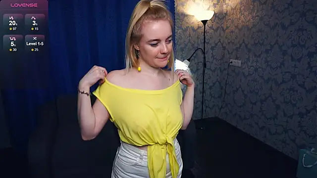 Snapshot of TateClack chatting on February 21, 7:34 am TateClack online show from February 21, 7:34 am