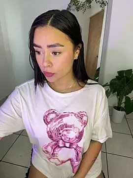 meli ortiz  online show from March 11, 3:40 pm