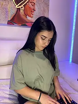 Snapshot of eileensophi chatting on February 28, 3:04 am eileensophi online show from February 28, 3:04 am