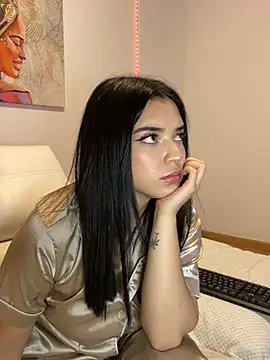 Snapshot of eileensophi chatting on March 7, 9:07 am eileensophi online show from March 7, 9:07 am