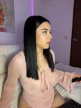 Snapshot of eileensophi chatting on March 9, 2:50 am eileensophi online show from March 9, 2:50 am