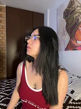 Snapshot of eileensophi chatting on October 18, 5:32 am eileensophi online show from October 18, 5:32 am