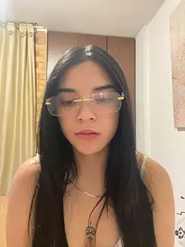 Snapshot of eileensophi chatting on October 24, 2:52 am eileensophi online show from October 24, 2:52 am