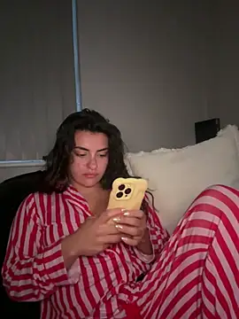 Snapshot of cute_carly_ chatting on May 31, 8:43 pm cute carly online show from May 31, 8:43 pm