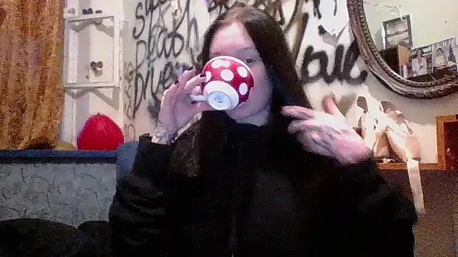 Snapshot of RussNocturnal chatting on March 4, 4:17 am RussNocturnal online show from March 4, 4:17 am