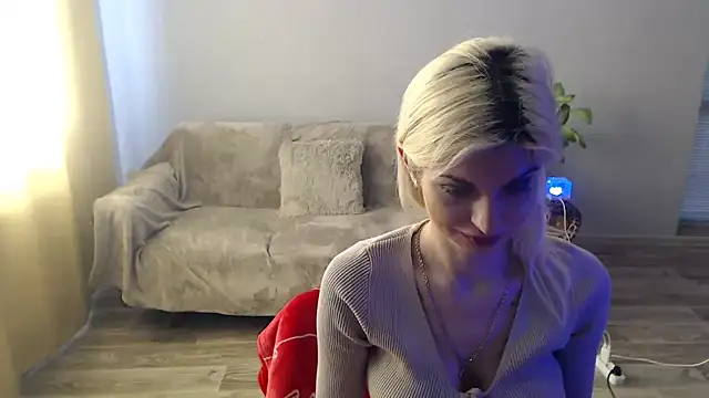 SexyBeatriice online show from March 12, 7:25 am