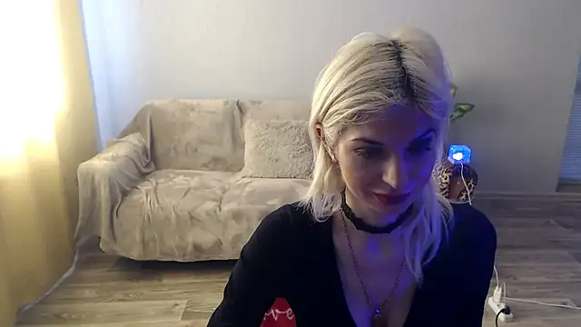 SexyBeatriice online show from April 2, 6:22 am