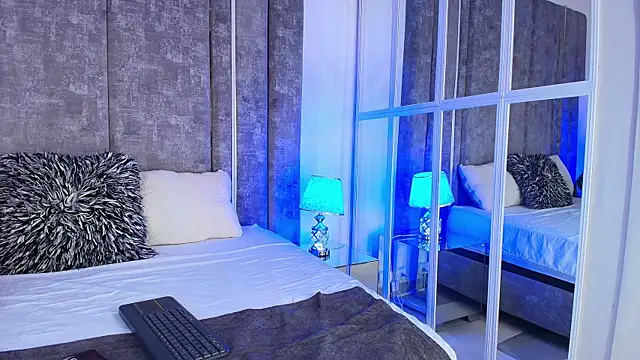 AliDiaz  online show from January 17, 7:06 pm