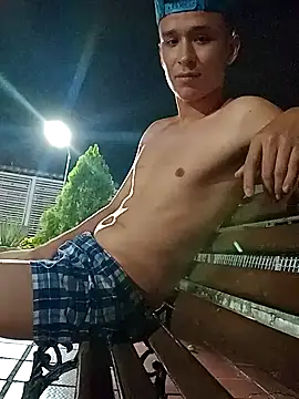 Snapshot of arevalo1124 chatting on February 4, 8:02 am arevalo1124 online show from February 4, 8:02 am