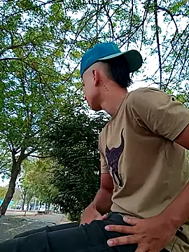 Snapshot of arevalo1124 chatting on March 13, 3:17 pm arevalo1124 online show from March 13, 3:17 pm