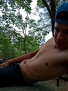 Snapshot of arevalo1124 chatting on March 21, 6:16 am arevalo1124 online show from March 21, 6:16 am