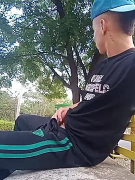 Snapshot of arevalo1124 chatting on September 17, 9:38 pm arevalo1124 online show from September 17, 9:38 pm