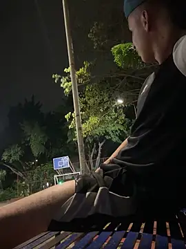 Snapshot of arevalo1124 chatting on October 16, 5:30 am arevalo1124 online show from October 16, 5:30 am