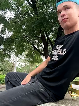 Snapshot of arevalo1124 chatting on October 18, 10:10 pm arevalo1124 online show from October 18, 10:10 pm