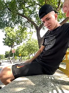 Snapshot of arevalo1124 chatting on November 15, 2:24 pm arevalo1124 online show from November 15, 2:24 pm