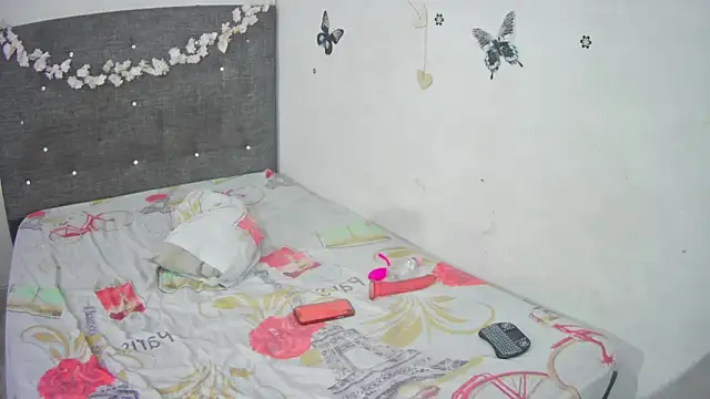 Snapshot of rous_daniela01 chatting on February 12, 12:37 am rous daniela01 online show from February 12, 12:37 am