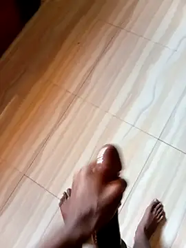 Snapshot of Sweetbwooy chatting on February 1, 4:22 pm Sweetbwooy online show from February 1, 4:22 pm