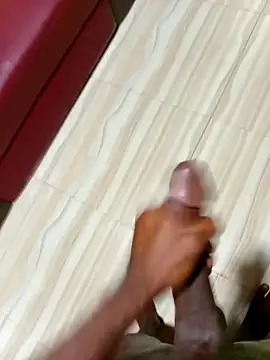 Snapshot of Sweetbwooy chatting on February 1, 7:55 pm Sweetbwooy online show from February 1, 7:55 pm