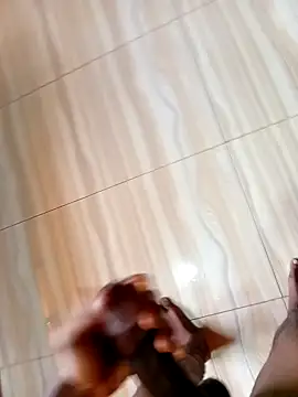 Snapshot of Sweetbwooy chatting on February 14, 12:14 pm Sweetbwooy online show from February 14, 12:14 pm