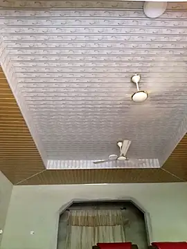 Snapshot of Sweetbwooy chatting on February 24, 3:31 pm Sweetbwooy online show from February 24, 3:31 pm