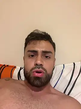 hornytwins15 online show from March 13, 4:05 am