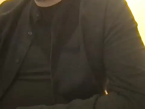 Snapshot of LEB_bott89 chatting on November 10, 6:18 pm LEB bott89 online show from November 10, 6:18 pm