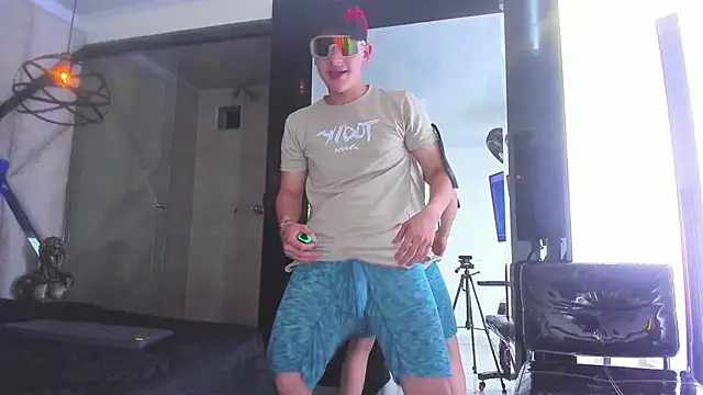 Thomas May4rs online show from February 19, 10:34 am