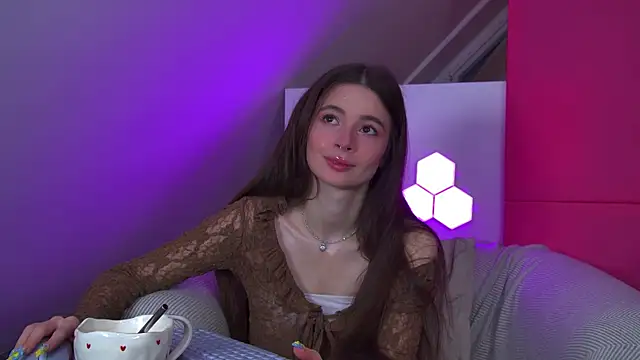 AmeliaFlares online show from April 11, 6:23 pm