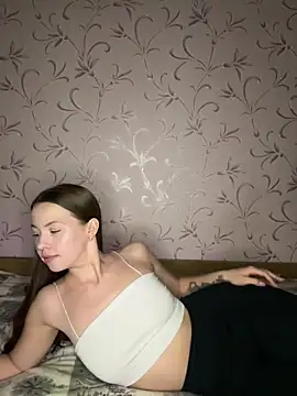 Arielle Swan online show from February 1, 3:21 pm