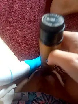 baixinhainsaciavel23 online show from April 29, 3:27 pm