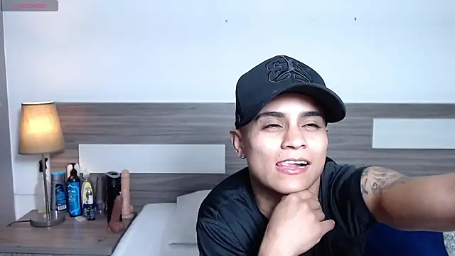 Liiamthompson online show from January 9, 10:55 pm