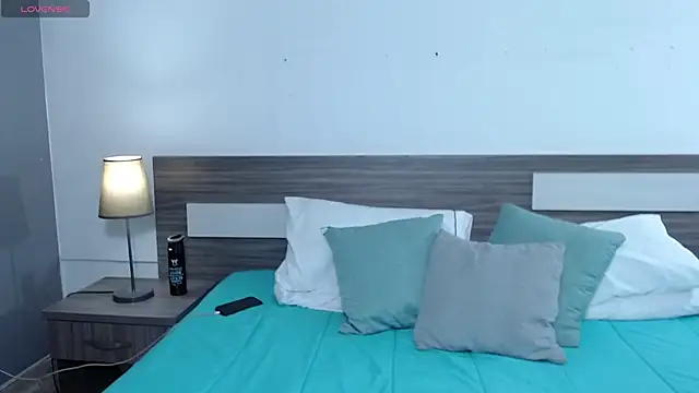 Liiamthompson online show from February 26, 7:13 pm