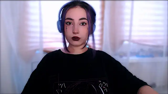 purplewitch online show from November 16, 7:25 am