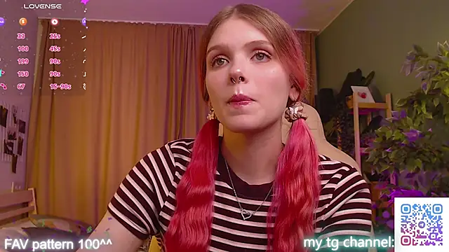 Gretchen Mol online show from February 18, 7:37 am