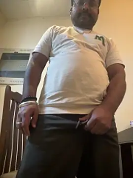 Snapshot of SoloChill chatting on February 6, 11:08 pm SoloChill online show from February 6, 11:08 pm