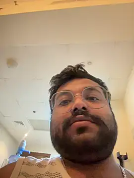 Snapshot of SoloChill chatting on February 23, 2:20 am SoloChill online show from February 23, 2:20 am