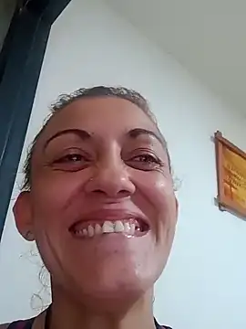 Snapshot of brigitho5 chatting on March 3, 11:35 pm brigitho5 online show from March 3, 11:35 pm