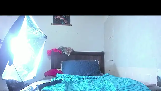 Snapshot of brigitho5 chatting on October 21, 2:12 am brigitho5 online show from October 21, 2:12 am