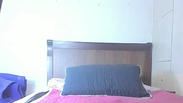 Snapshot of brigitho5 chatting on November 16, 3:50 pm brigitho5 online show from November 16, 3:50 pm