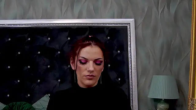 Snapshot of LissaAnn chatting on February 19, 6:10 pm LissaAnn online show from February 19, 6:10 pm