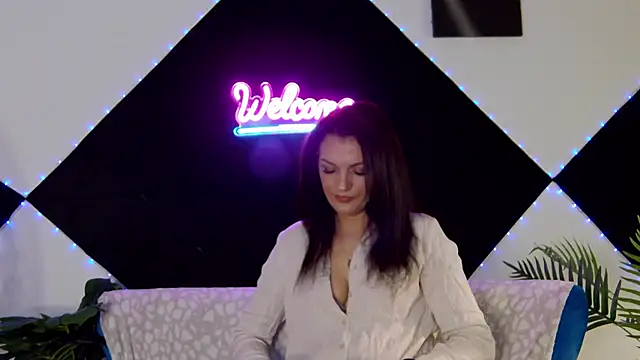 Snapshot of LissaAnn chatting on February 4, 5:02 am LissaAnn online show from February 4, 5:02 am
