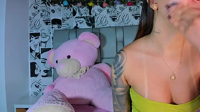 Snapshot of LucyRosse chatting on April 27, 11:30 am LucyRosse online show from April 27, 11:30 am