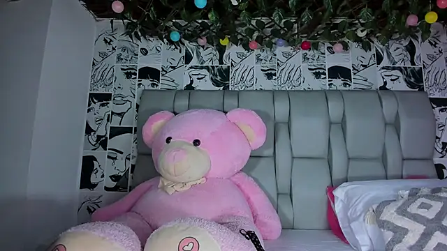 Snapshot of LucyRosse chatting on May 3, 11:16 am LucyRosse online show from May 3, 11:16 am