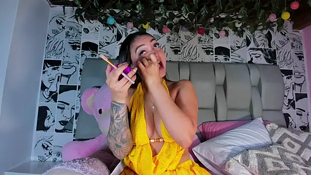 Snapshot of LucyRosse chatting on June 6, 11:26 am LucyRosse online show from June 6, 11:26 am