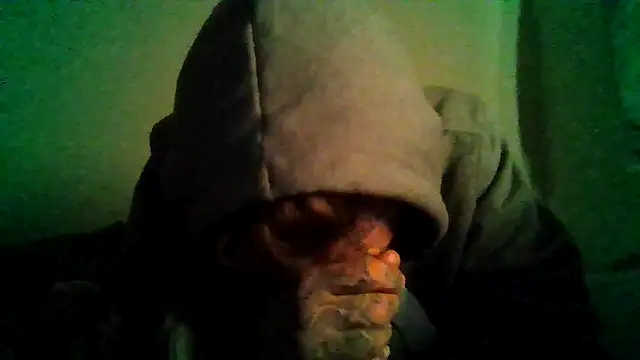 Snapshot of cruz815 chatting on April 28, 6:07 am cruz815 online show from April 28, 6:07 am