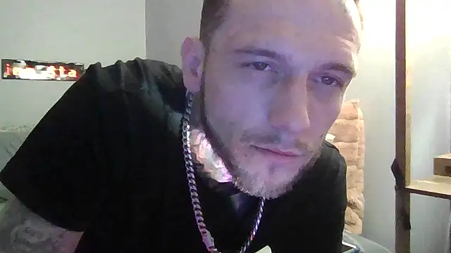 Snapshot of cruz815 chatting on May 12, 1:03 am cruz815 online show from May 12, 1:03 am