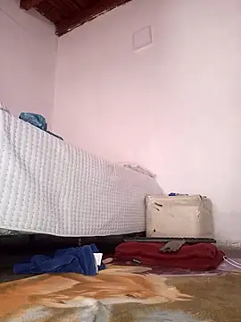 Snapshot of paula_temptation chatting on February 2, 8:18 pm paula temptation online show from February 2, 8:18 pm