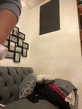 MirandaLatinaLovely online show from November 16, 4:07 am