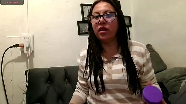 MirandaLatinaLovely online show from February 11, 7:52 pm