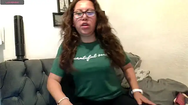 MirandaLatinaLovely online show from May 26, 4:58 pm
